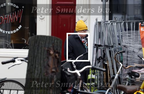 Amsterdam 9 fgebruari 2024
Youp v t Hek doet boodschappen bij AH en bellend op straat in het centrum van Amsterdam.