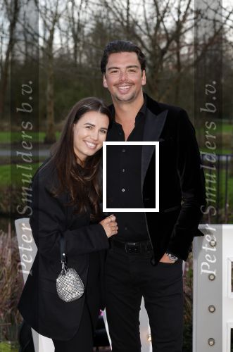 Maarssen 24 februari 2024
Wesly Bronkhorst en Raquel trouwen . Ze kwam met boot aanvaren , Dirk Zeelenberg heeft ze getrouwd. Yves Berendse kwam met zijn. vriendin