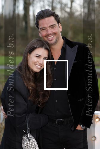 Maarssen 24 februari 2024
Wesly Bronkhorst en Raquel trouwen . Ze kwam met boot aanvaren , Dirk Zeelenberg heeft ze getrouwd. Yves Berendse kwam met zijn. vriendin