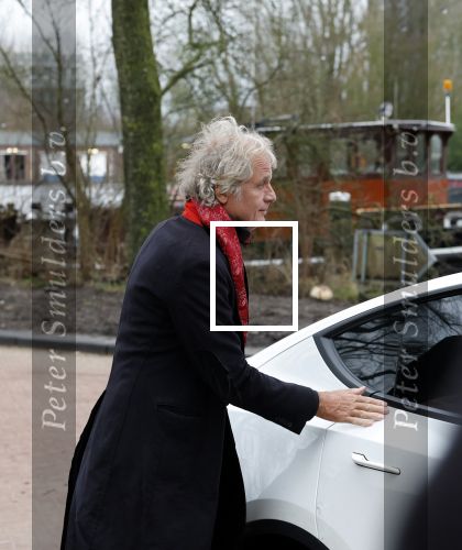 Amsterdam 24 januari 2025
Crematie Manuela Kemp op zorgvlied in Amsterdam. Jeroen Pauw met ex vriendin Nimet Akdemir