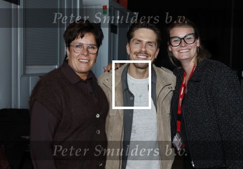 Den Bosch 7 februari 2026
Andre Hazes treedt op het vakatiefestival in de brabanthallen in Den Bosch .
Hij heeft ook samen met Noa een tatoo op zijn hand laten zetten. Andre Hazes met fans op de foto