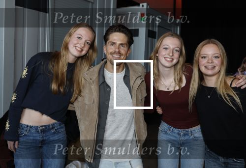 Den Bosch 7 februari 2026
Andre Hazes treedt op het vakatiefestival in de brabanthallen in Den Bosch .
Hij heeft ook samen met Noa een tatoo op zijn hand laten zetten. Andre Hazes met fans op de foto