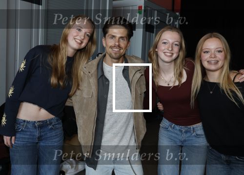 Den Bosch 7 februari 2026
Andre Hazes treedt op het vakatiefestival in de brabanthallen in Den Bosch .
Hij heeft ook samen met Noa een tatoo op zijn hand laten zetten. Andre Hazes met fans op de foto