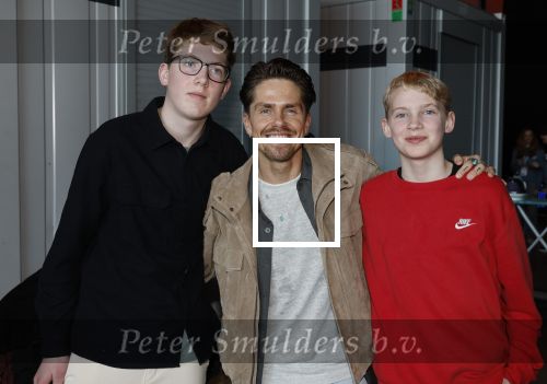 Den Bosch 7 februari 2026
Andre Hazes treedt op het vakatiefestival in de brabanthallen in Den Bosch .
Hij heeft ook samen met Noa een tatoo op zijn hand laten zetten. Andre Hazes met fans op de foto