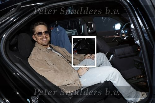 Den Bosch 7 februari 2026
Andre Hazes treedt op het vakatiefestival in de brabanthallen in Den Bosch .
Hij heeft ook samen met Noa een tatoo op zijn hand laten zetten. Andre Hazes in zijn nieuwe verlengde BMW 7 serie