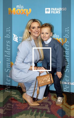 Amsterdam 24 januari 2026
Premiere Miss Molly in Tuschinski met in de cast oa Sarah Bannier (zwanger) en Carice v Houten . Angela v d Brink met zoontje