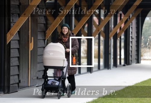 Amsterdam 30 januari 2026
Buiten gewone gezinnen, het nieuwe boek van acteur, columnist en podcastmaker Diego Gonzalez-Clark is vandaag gepresenteerd. Anouk Maas kwam met haar pasgeboren dochtertje