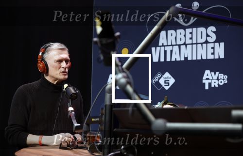 Hilversum 19 februari 2026
Rick van Velthuysen, Bas Westerweel, Hans Schiffers en Mirjam Verhoef tijdens de viering van het 80-jarig jubileum van Arbeidsvitaminen. Het langstlopende nationale radioprogramma viert dit met een live-uitzending vanuit de Vioolkist in Hilversum