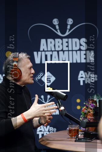 Hilversum 19 februari 2026
Rick van Velthuysen, Bas Westerweel, Hans Schiffers en Mirjam Verhoef tijdens de viering van het 80-jarig jubileum van Arbeidsvitaminen. Het langstlopende nationale radioprogramma viert dit met een live-uitzending vanuit de Vioolkist in Hilversum