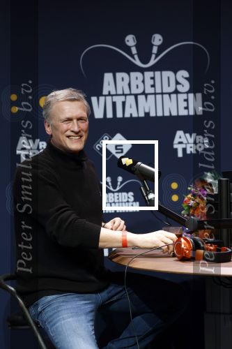 Hilversum 19 februari 2026
Rick van Velthuysen, Bas Westerweel, Hans Schiffers en Mirjam Verhoef tijdens de viering van het 80-jarig jubileum van Arbeidsvitaminen. Het langstlopende nationale radioprogramma viert dit met een live-uitzending vanuit de Vioolkist in Hilversum