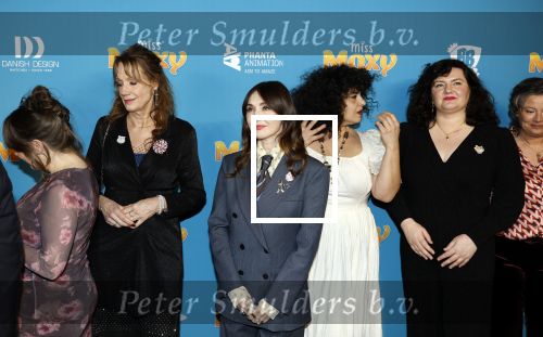 Amsterdam 24 januari 2026
Premiere Miss Molly in Tuschinski met in de cast oa Sarah Bannier (zwanger) en Carice v Houten .