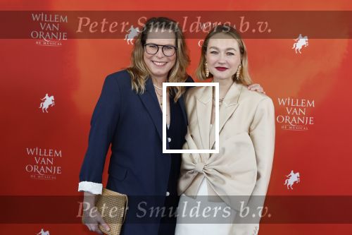 Delft 8 februari 2026
Premiere musical Willem van Oranje . Carolien  Spoor kwam met goede vriend Femke v Veen