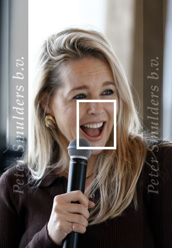 Amsterdam 30 januari 2026
Buiten gewone gezinnen, het nieuwe boek van acteur, columnist en podcastmaker Diego Gonzalez-Clark is vandaag gepresenteerd. Chantal Janzen ontving het eerste boek .