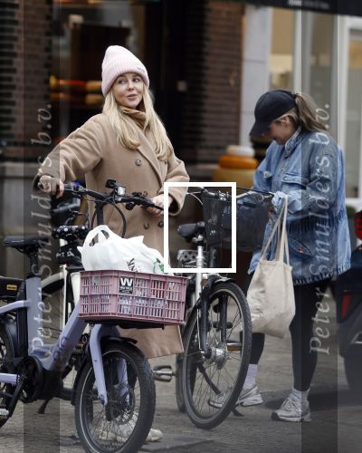 Amsterxdam 16 januari 2026
Chantal Janzen en Tina de Bruin doen samen boodschappen in Amsterdam zuid