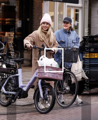 Amsterxdam 16 januari 2026
Chantal Janzen en Tina de Bruin doen samen boodschappen in Amsterdam zuid