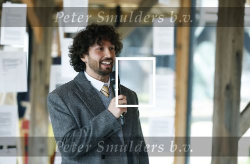 Amsterdam 30 januari 2026
Buiten gewone gezinnen, het nieuwe boek van acteur, columnist en podcastmaker Diego Gonzalez-Clark is vandaag gepresenteerd. Chantal Janzen ontving het eerste boek .