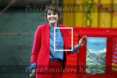 Amsterdam 11 februari 2026
Bekendmaking boekenweekgeschenk auteur 2026 -  Peter de Smet (Hendrik Groen)  en Doortje Smithuijsen ( ik zou uw dochter kunnen zijn) . Eveline Aendekerk stelde ze voor .