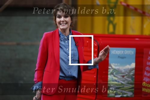 Amsterdam 11 februari 2026
Bekendmaking boekenweekgeschenk auteur 2026 -  Peter de Smet (Hendrik Groen)  en Doortje Smithuijsen ( ik zou uw dochter kunnen zijn) . Eveline Aendekerk stelde ze voor .