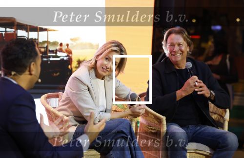 Den Bosch 7 februari 2026
Hans Kraay en zijn vrouw Sofie Kraay op het vakantiefestival in de brabanthallen in Den Bosch .
Khalid Kasem interviewde ze in de stand van D Reizen waar ze commercials voor opgenomen hebben
