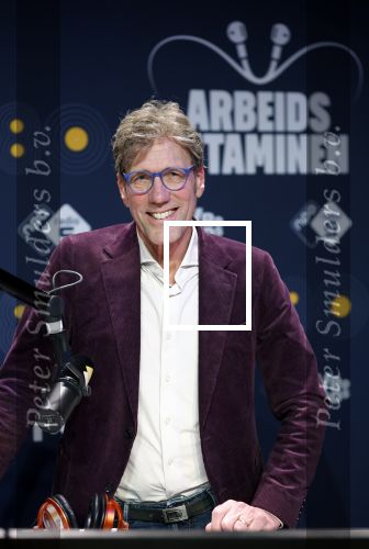 Hilversum 19 februari 2026
Rick van Velthuysen, Bas Westerweel, Hans Schiffers en Mirjam Verhoef tijdens de viering van het 80-jarig jubileum van Arbeidsvitaminen. Het langstlopende nationale radioprogramma viert dit met een live-uitzending vanuit de Vioolkist in Hilversum