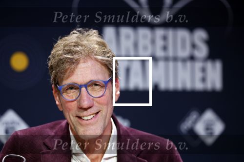 Hilversum 19 februari 2026
Rick van Velthuysen, Bas Westerweel, Hans Schiffers en Mirjam Verhoef tijdens de viering van het 80-jarig jubileum van Arbeidsvitaminen. Het langstlopende nationale radioprogramma viert dit met een live-uitzending vanuit de Vioolkist in Hilversum