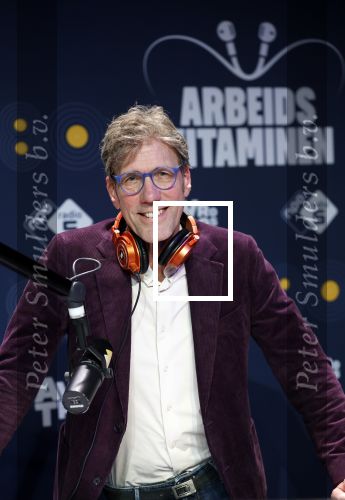 Hilversum 19 februari 2026
Rick van Velthuysen, Bas Westerweel, Hans Schiffers en Mirjam Verhoef tijdens de viering van het 80-jarig jubileum van Arbeidsvitaminen. Het langstlopende nationale radioprogramma viert dit met een live-uitzending vanuit de Vioolkist in Hilversum