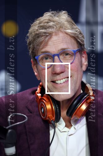 Hilversum 19 februari 2026
Rick van Velthuysen, Bas Westerweel, Hans Schiffers en Mirjam Verhoef tijdens de viering van het 80-jarig jubileum van Arbeidsvitaminen. Het langstlopende nationale radioprogramma viert dit met een live-uitzending vanuit de Vioolkist in Hilversum