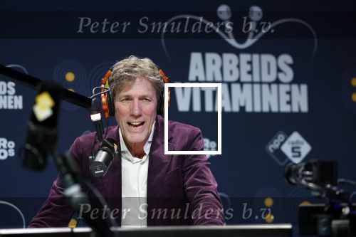 Hilversum 19 februari 2026
Rick van Velthuysen, Bas Westerweel, Hans Schiffers en Mirjam Verhoef tijdens de viering van het 80-jarig jubileum van Arbeidsvitaminen. Het langstlopende nationale radioprogramma viert dit met een live-uitzending vanuit de Vioolkist in Hilversum