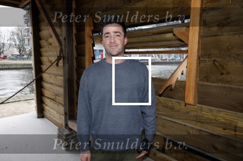 Amsterdam 30 januari 2026
Buiten gewone gezinnen, het nieuwe boek van acteur, columnist en podcastmaker Diego Gonzalez-Clark is vandaag gepresenteerd. Chantal Janzen ontving het eerste boek . Hugo Kennis
