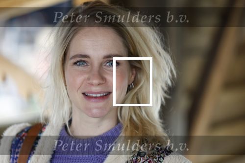 Amsterdam 30 januari 2026
Buiten gewone gezinnen, het nieuwe boek van acteur, columnist en podcastmaker Diego Gonzalez-Clark is vandaag gepresenteerd. Chantal Janzen ontving het eerste boek . Janouk Kelderman