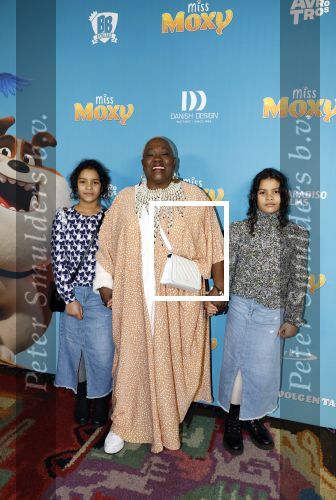 Amsterdam 24 januari 2026
Premiere Miss Molly in Tuschinski met in de cast oa Sarah Bannier (zwanger) en Carice v Houten . Jetty Mathurin