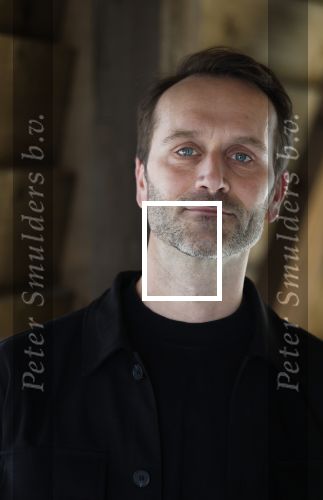 Amsterdam 30 januari 2026
Buiten gewone gezinnen, het nieuwe boek van acteur, columnist en podcastmaker Diego Gonzalez-Clark is vandaag gepresenteerd. Chantal Janzen ontving het eerste boek . Joris Ruys