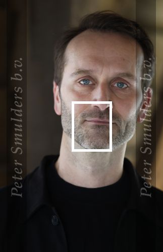Amsterdam 30 januari 2026
Buiten gewone gezinnen, het nieuwe boek van acteur, columnist en podcastmaker Diego Gonzalez-Clark is vandaag gepresenteerd. Chantal Janzen ontving het eerste boek . Joris Ruys