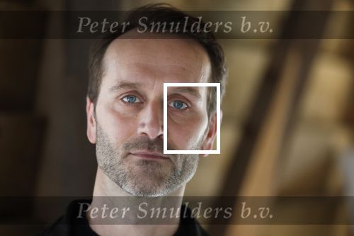 Amsterdam 30 januari 2026
Buiten gewone gezinnen, het nieuwe boek van acteur, columnist en podcastmaker Diego Gonzalez-Clark is vandaag gepresenteerd. Chantal Janzen ontving het eerste boek . Joris Ruys