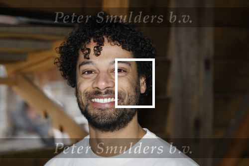 Amsterdam 30 januari 2026
Buiten gewone gezinnen, het nieuwe boek van acteur, columnist en podcastmaker Diego Gonzalez-Clark is vandaag gepresenteerd. Chantal Janzen ontving het eerste boek . Kiefer Zwart