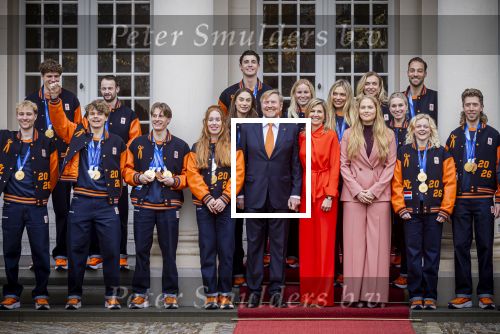 Den Haag 24 Februari 2026
De Olympische medaillewinnaars op bezoek bij de Koninklijke Familie
Vlnr:

Friso Emons

Teun Boer

Jens v t Wout

Itzhak de Laat

Melle v t Wout

Antoinette Rijpma-de Jong

Femke Kok

Jenning de Boo

Koning Willem Alexander

Marijke Groenewoud

Koningin Maxima

Jutta Leerdam

Prinses Amalia

Joy Beune

Merel Conijn

Kjeld Nuis

Xandra Velzeboer

Jorrit Bergsma