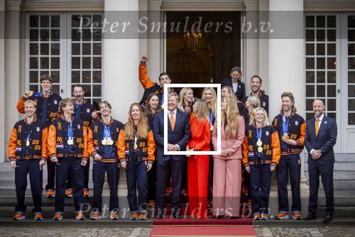 Den Haag 24 Februari 2026
De Olympische medaillewinnaars op bezoek bij de Koninklijke Familie
Vlnr:

Friso Emons

Teun Boer

Jens v t Wout

Itzhak de Laat

Melle v t Wout

Antoinette Rijpma-de Jong

Femke Kok

Jenning de Boo

Koning Willem Alexander

Marijke Groenewoud

Koningin Maxima

Jutta Leerdam

Prinses Amalia

Joy Beune

Merel Conijn

Kjeld Nuis

Xandra Velzeboer

Jorrit Bergsma