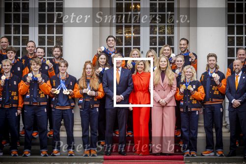 Den Haag 24 Februari 2026
De Olympische medaillewinnaars op bezoek bij de Koninklijke Familie
Vlnr:

Friso Emons

Teun Boer

Jens v t Wout

Itzhak de Laat

Melle v t Wout

Antoinette Rijpma-de Jong

Femke Kok

Jenning de Boo

Koning Willem Alexander

Marijke Groenewoud

Koningin Maxima

Jutta Leerdam

Prinses Amalia

Joy Beune

Merel Conijn

Kjeld Nuis

Xandra Velzeboer

Jorrit Bergsma