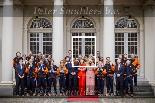 Den Haag 24 Februari 2026
De Olympische medaillewinnaars op bezoek bij de Koninklijke Familie
Vlnr:

Friso Emons

Teun Boer

Jens v t Wout

Itzhak de Laat

Melle v t Wout

Antoinette Rijpma-de Jong

Femke Kok

Jenning de Boo

Koning Willem Alexander

Marijke Groenewoud

Koningin Maxima

Jutta Leerdam

Prinses Amalia

Joy Beune

Merel Conijn

Kjeld Nuis

Xandra Velzeboer

Jorrit Bergsma