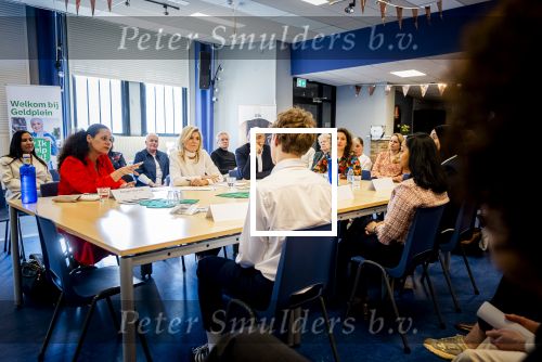 Rotterdam, 25 bFebruari 2026
Koningin Maxima bezoekt Gemeenschapscentrum Bloemhof om te praten over financiele Gezondheid
Maxima is erevoorzitter van de stichting Financiele Gezondheid Nederland