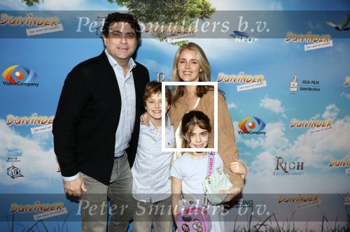 Amsterdam 31 januari 2026
Premiere Duivinder in het VUE  theater . Liza Sips kwam met haar man Ralph Manheim en hun kinderen 5