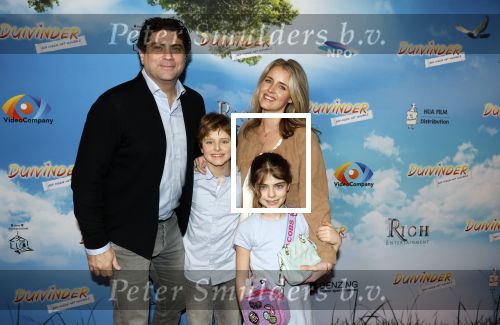 Amsterdam 31 januari 2026
Premiere Duivinder in het VUE  theater . Liza Sips kwam met haar man Ralph Manheim en hun kinderen 5