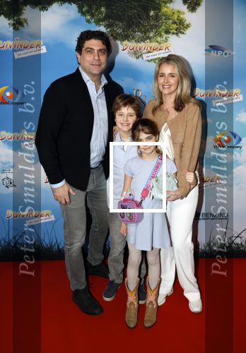Amsterdam 31 januari 2026
Premiere Duivinder in het VUE  theater . Liza Sips kwam met haar man Ralph Manheim en hun kinderen 5
