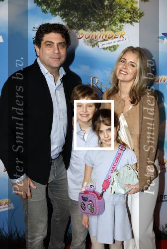 Amsterdam 31 januari 2026
Premiere Duivinder in het VUE  theater . Liza Sips kwam met haar man Ralph Manheim en hun kinderen 5