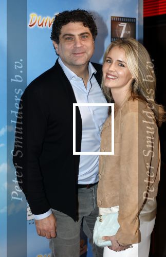 Amsterdam 31 januari 2026
Premiere Duivinder in het VUE  theater . Liza Sips kwam met haar man Ralph Manheim en hun kinderen 5