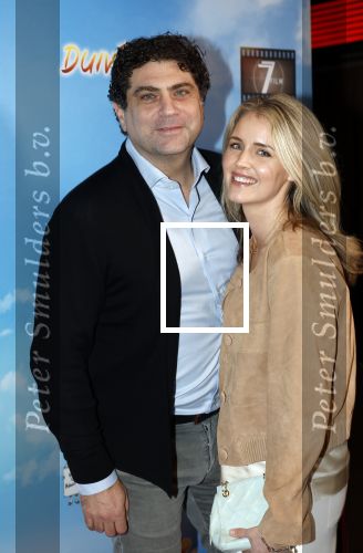 Amsterdam 31 januari 2026
Premiere Duivinder in het VUE  theater . Liza Sips kwam met haar man Ralph Manheim en hun kinderen 5