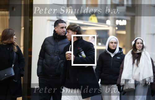 Amsterdam 16 februari 2026
Maher Carizzo ( Ajax en Argentinie) met zijn familie op de pc hooftstraat .