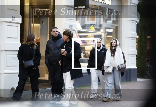 Amsterdam 16 februari 2026
Maher Carizzo ( Ajax en Argentinie) met zijn familie op de pc hooftstraat .