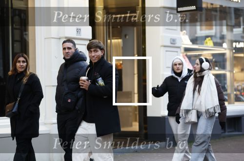 Amsterdam 16 februari 2026
Maher Carizzo ( Ajax en Argentinie) met zijn familie op de pc hooftstraat .
