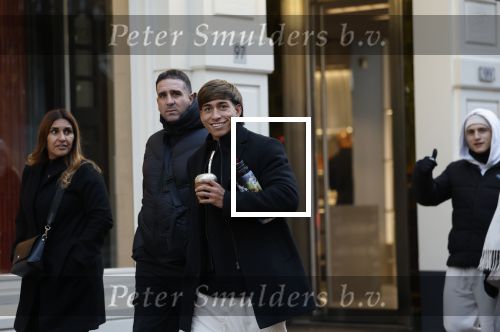 Amsterdam 16 februari 2026
Maher Carizzo ( Ajax en Argentinie) met zijn familie op de pc hooftstraat .